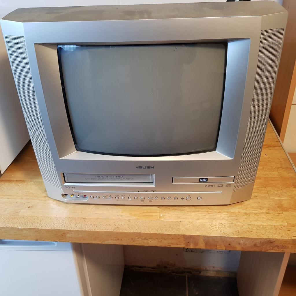 VHS/DVD TV in GU46 Surrey Heath für £ 3,00 zum Verkauf Shpock AT