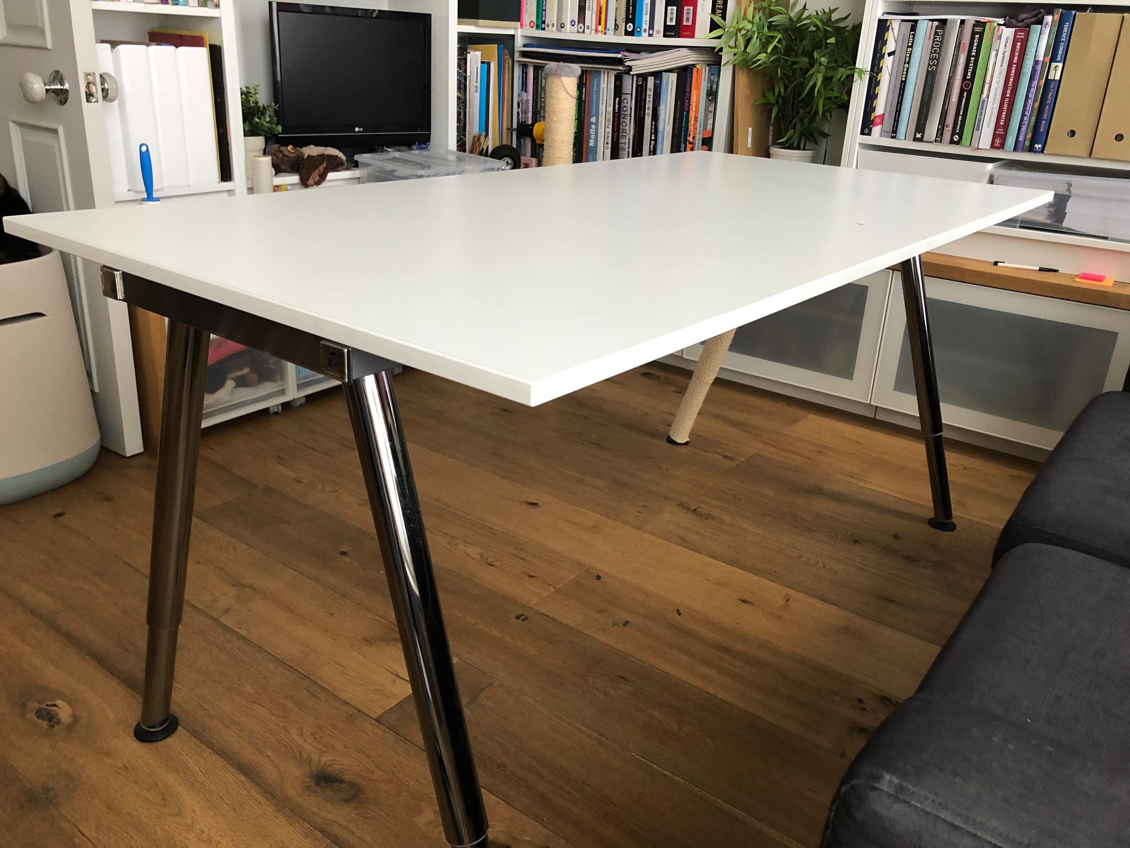 GALANT Ikea Desk 80x160cm white / chrome legs in E5 Hackney for £20.00