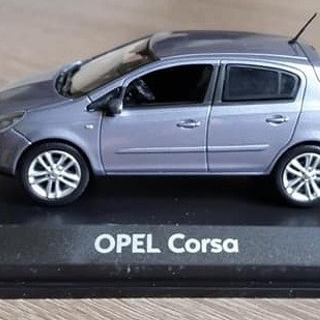 Opel Corsa A Luxus porzellan-blau Schuco 03411 in der Modellauto