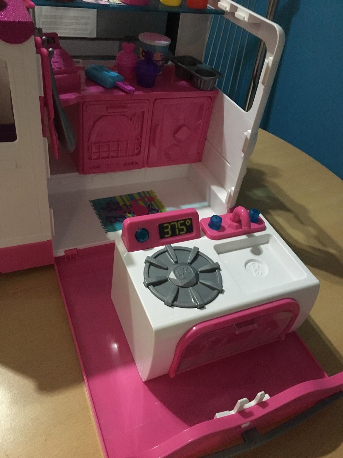 Barbie food truck and accessories in Normacot for ?�18.00 for sale | Shpock