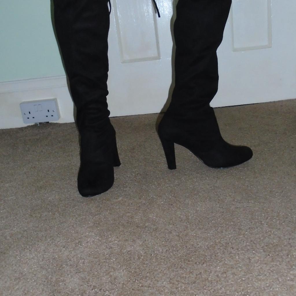 Ladies/Crossdresser Overknee Boots size 9 W in IP11 Felixstowe für £ 39
