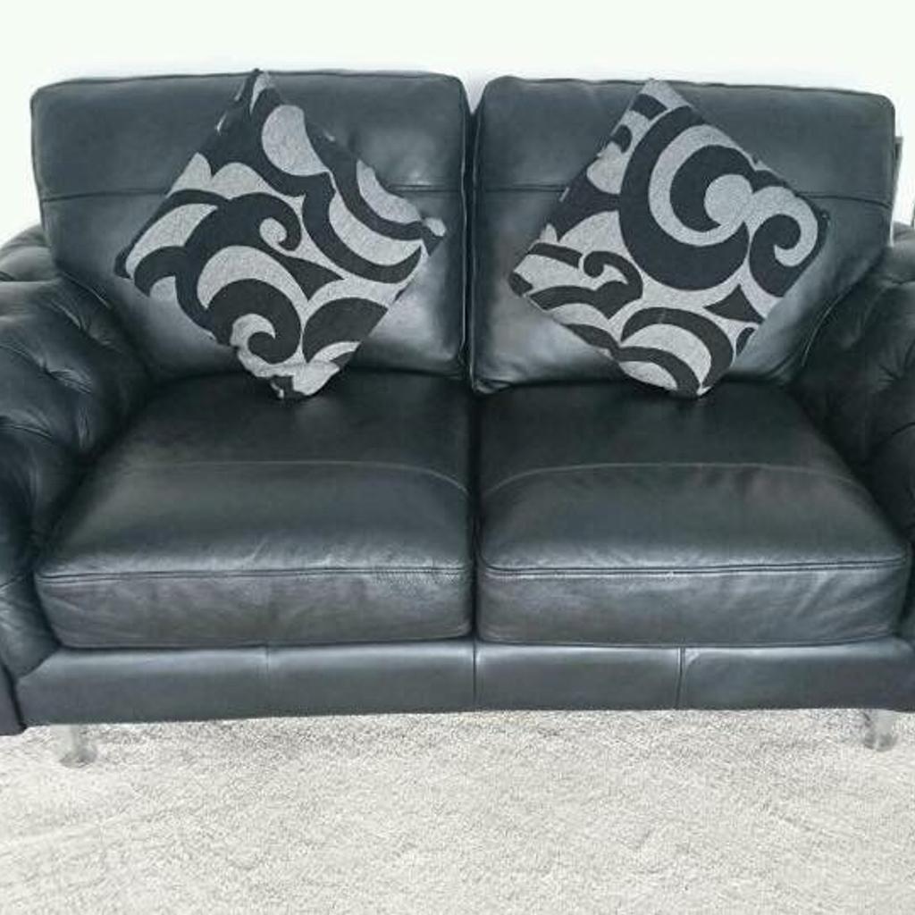 3 seater and 2 seater Black Leather Sofas in Wigan für 275,00 £ zum