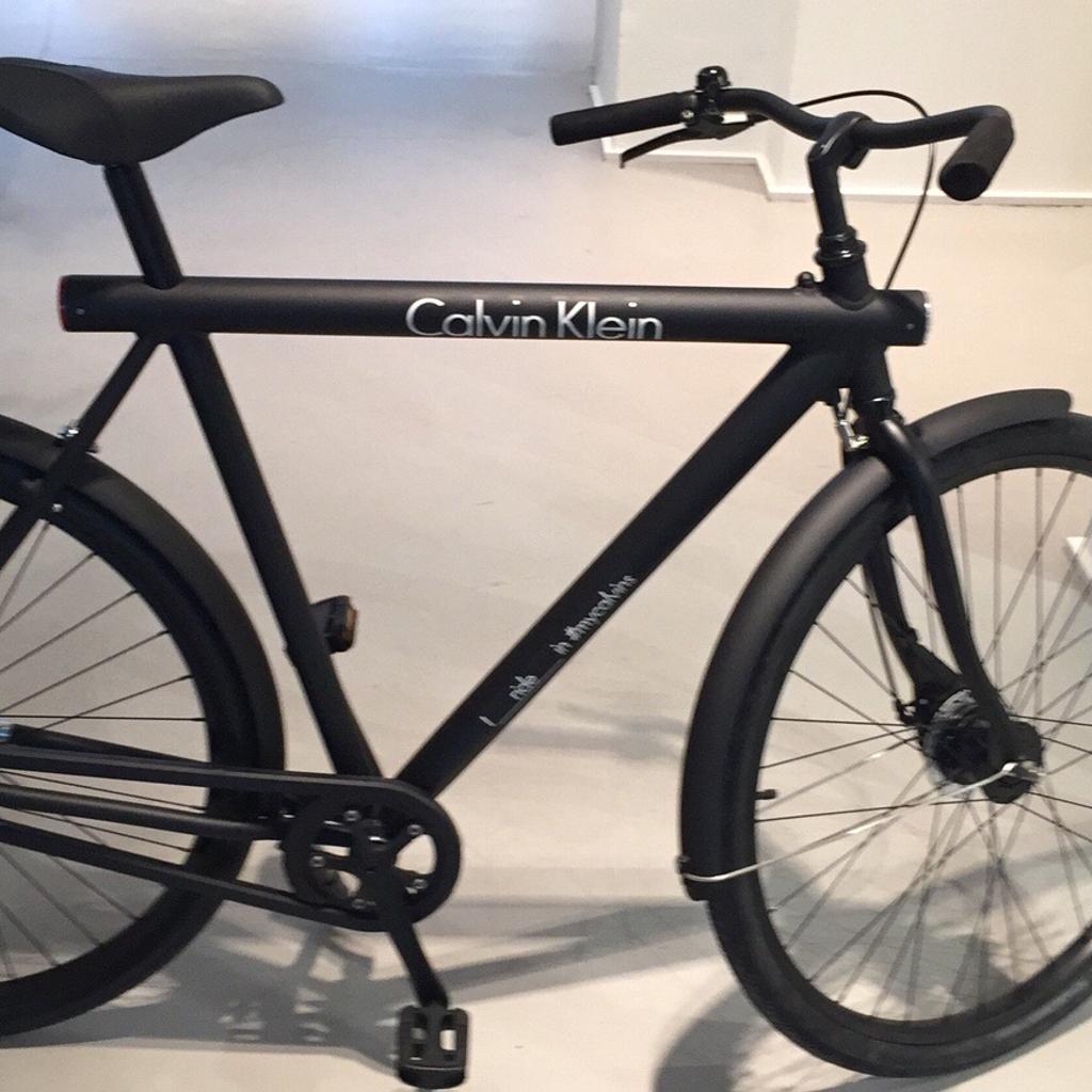 Vanmoof calvin klein clearance bike