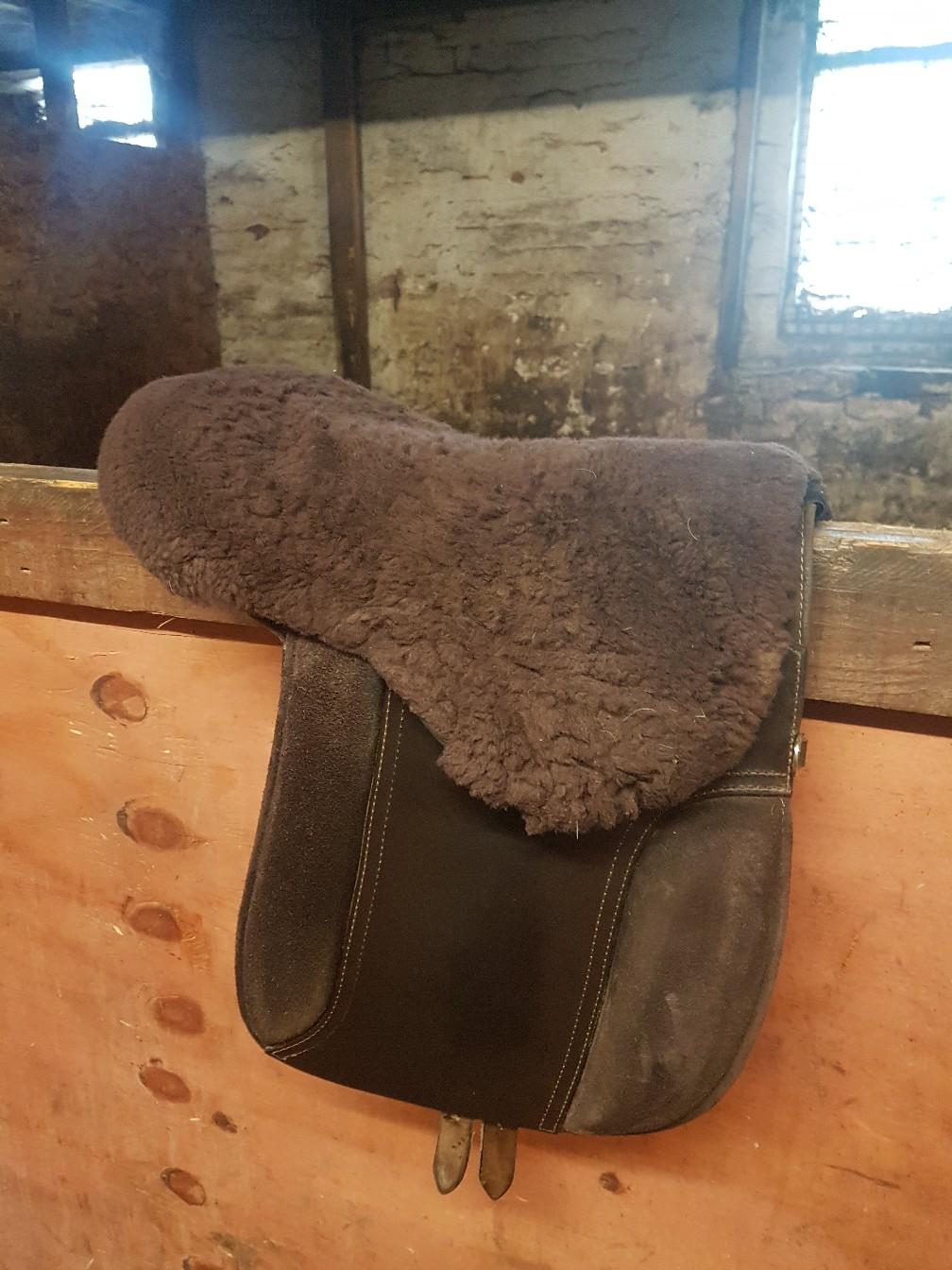 Torn saddle pad in Culcheth and Glazebury für £ 260,00 zum Verkauf