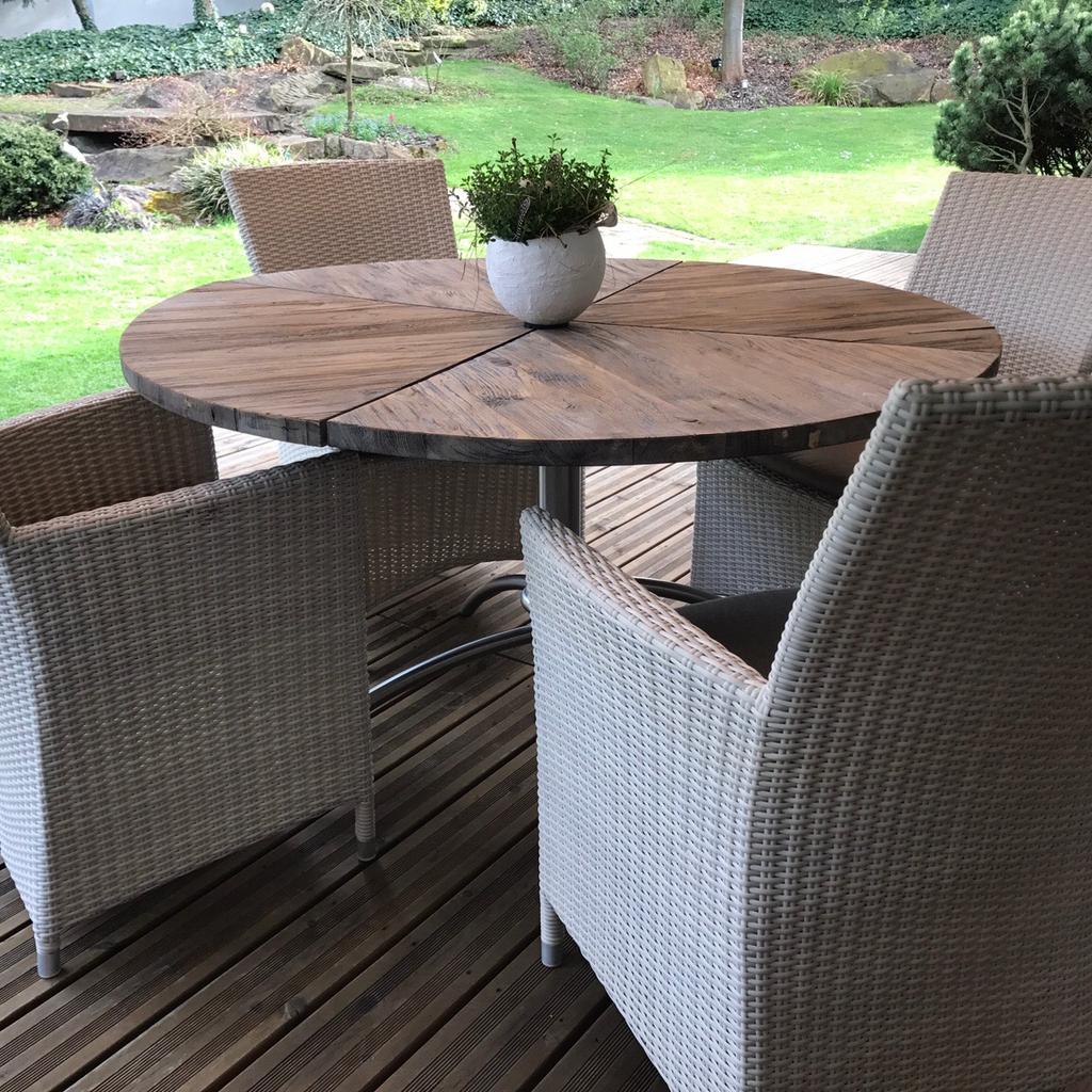 Gartenmöbel Set Holztisch rund + 4 Stühle in 67105 Schifferstadt für