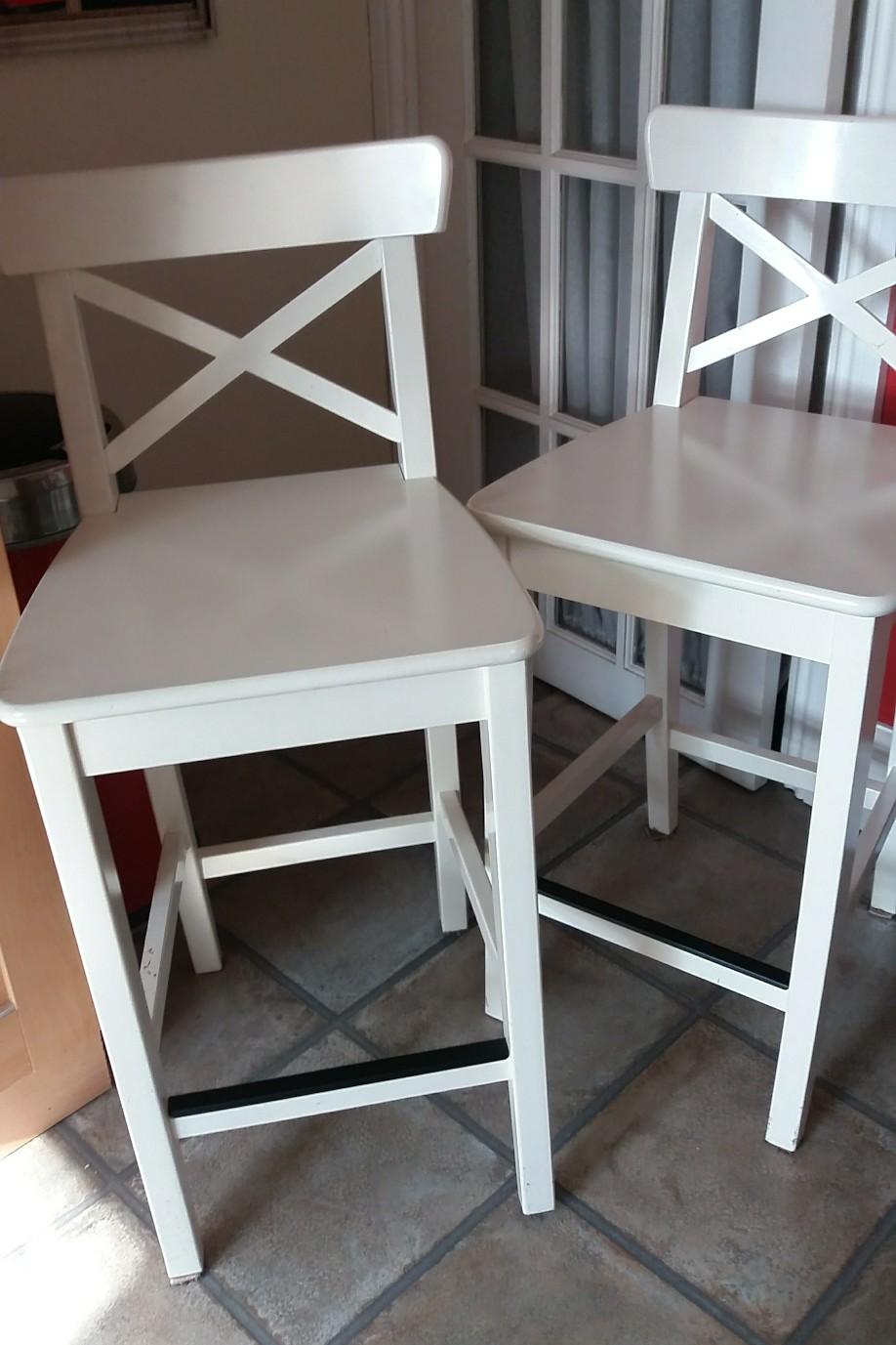 Ikea breakfast bar/ island with two stools in E4 London Borough of