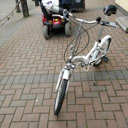 Low instep folding bike. Very good condition like new. FY1
