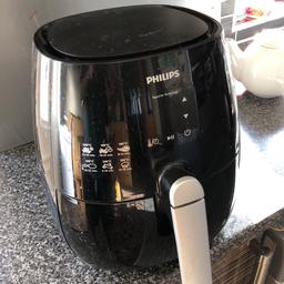 Philips Air Fryer only used once, in excellent condition. The Air Fryer is great for cooking.
