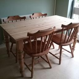 Solid pine table and 4 chairs in good condition.
Height 30in x width 33in x length 58in.
Collect only

£95 ono