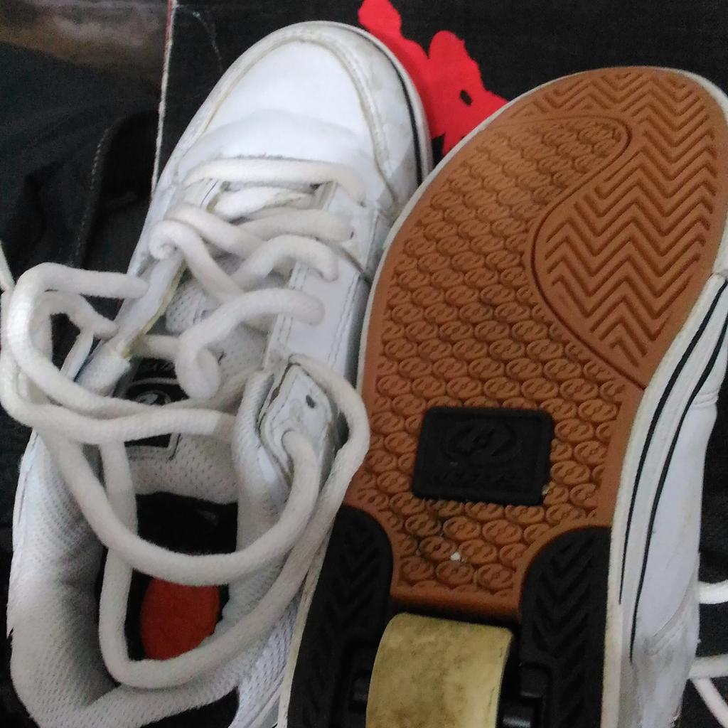 Scarpe con rotelle roma sales