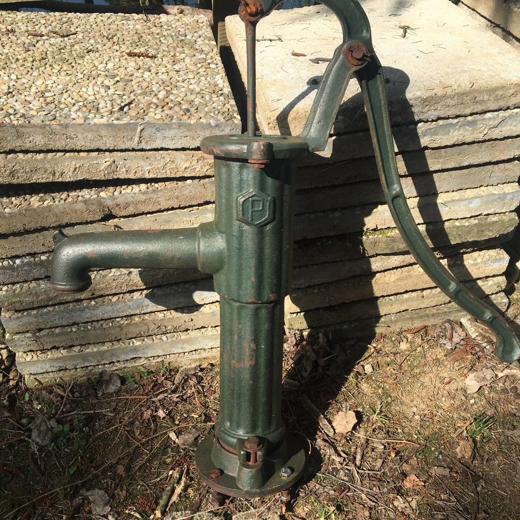 Brunnen Pumpe/ Schwengelpumpe