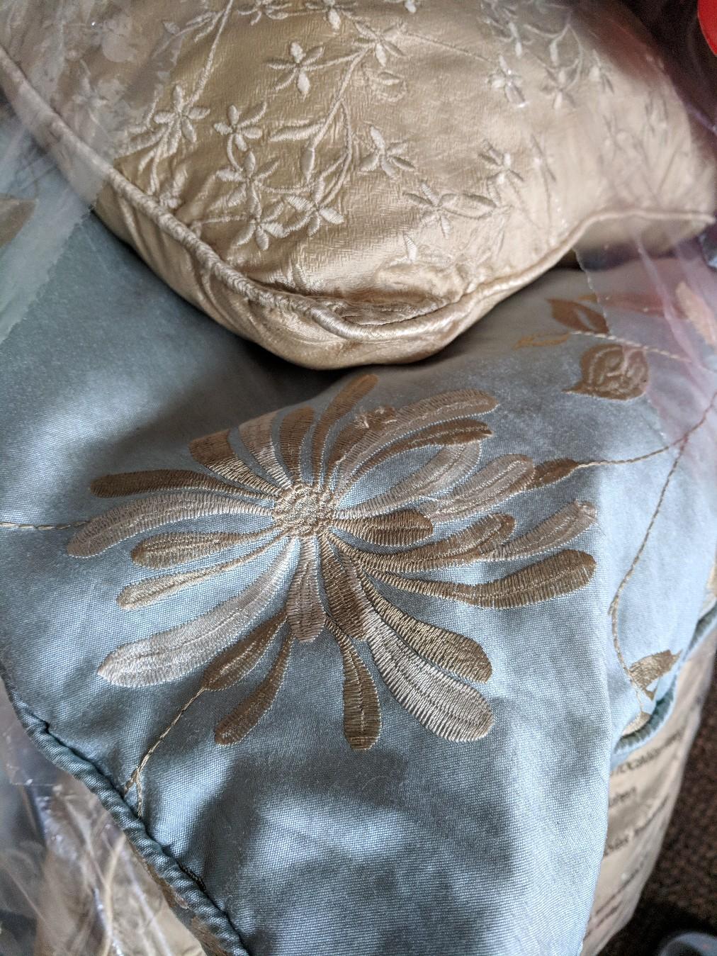 Dunelm cusions & curtains in St Helens für £ 7,50 zum Verkauf Shpock AT