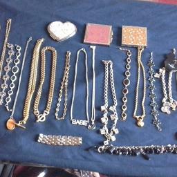 Costume jewellery 26 pieces necklaces brackets and 3 compact mirrors joblot