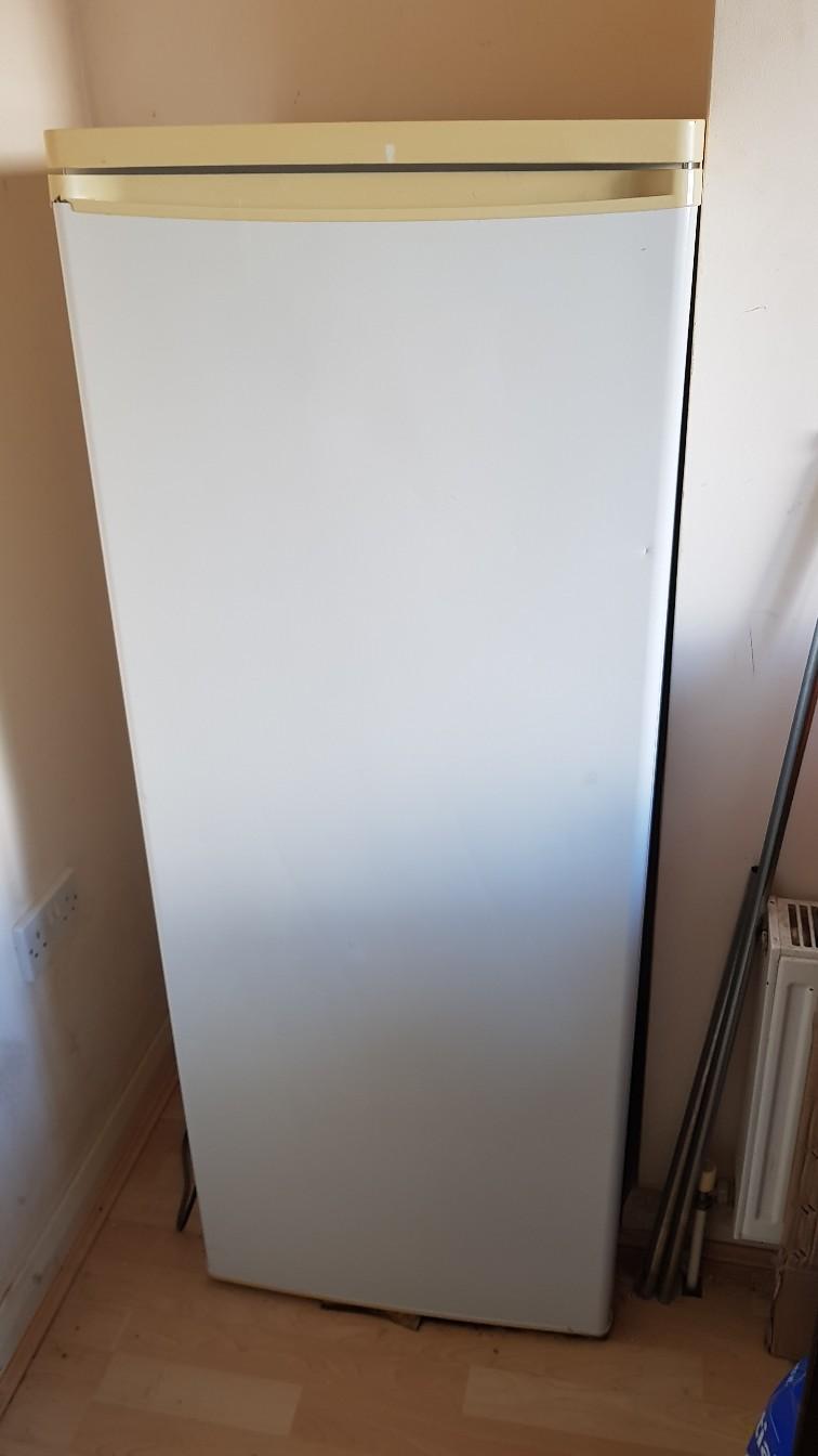 Large upright freezer in EX4 Exeter für £ 50,00 zum Verkauf Shpock AT