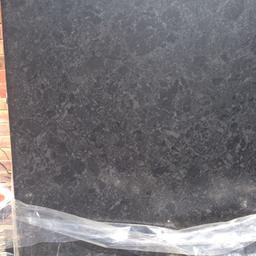Black Worktop Dimension: L302cm (3m) X W60cm X 30mm

Black Howdens kitchen laminate worktop
Collection from Luton