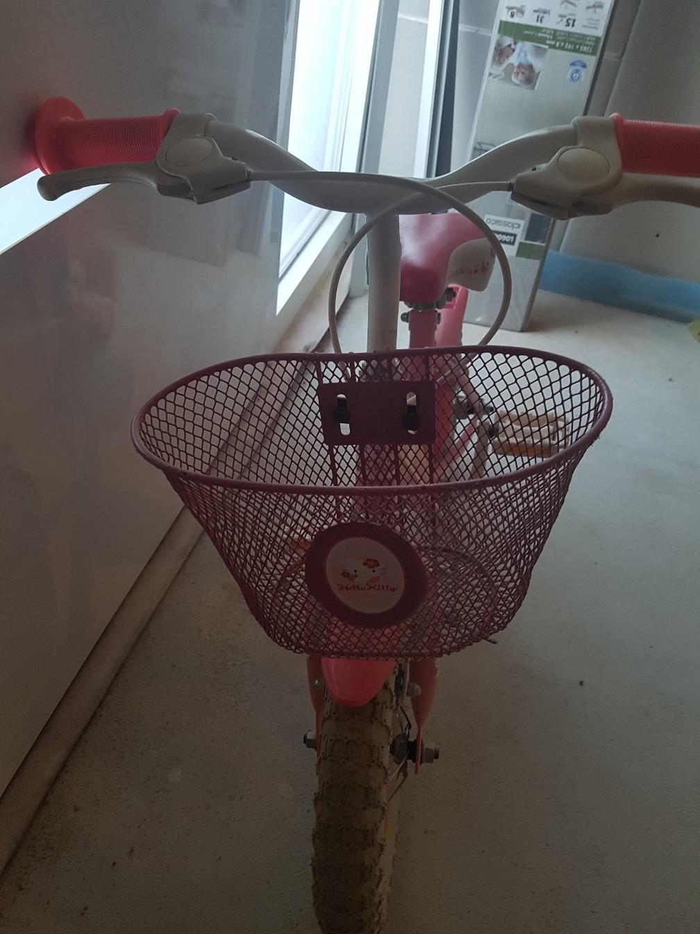  Hello Kitty Mädchen Fahrrad 12 Zoll in 7053 Hornstein für 40,00 € zum Motiv 