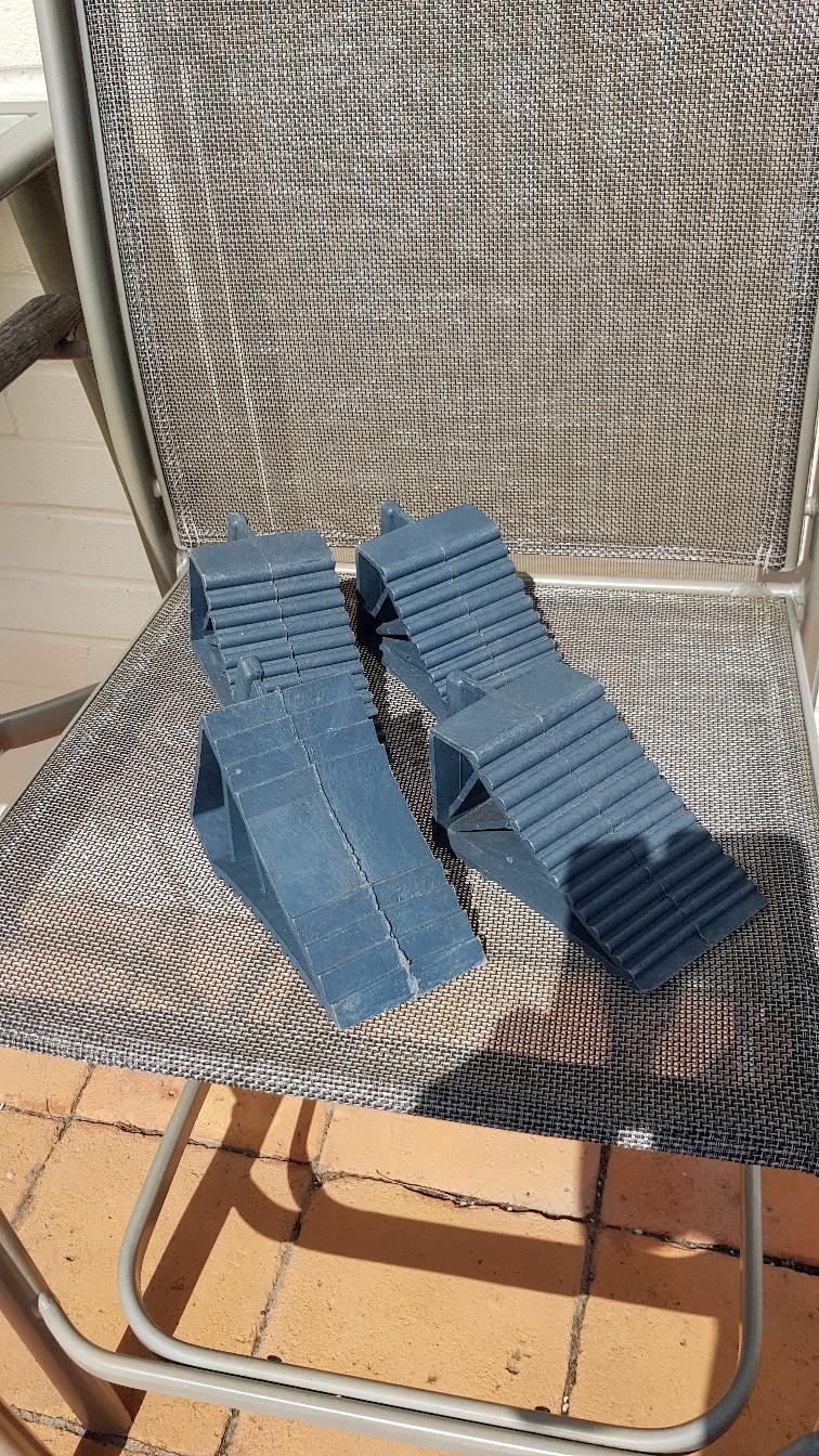 Caravan wheel chocks in Luton for £5.00 for sale Shpock