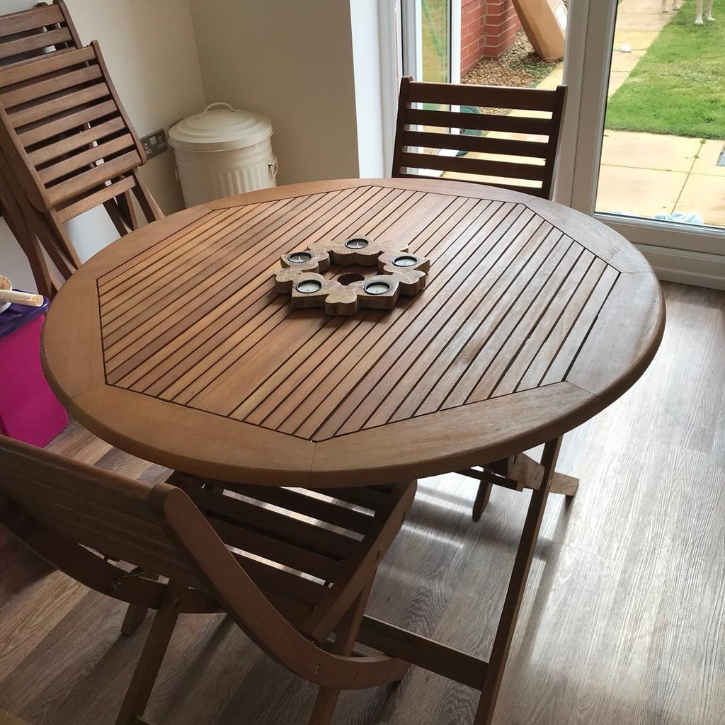 B&q garden dining discount table and chairs