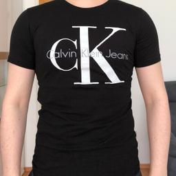 - Calvin klein t shirt ( schwarz )
- fällt wie xs-s aus 
- super qualität
- nie getragen