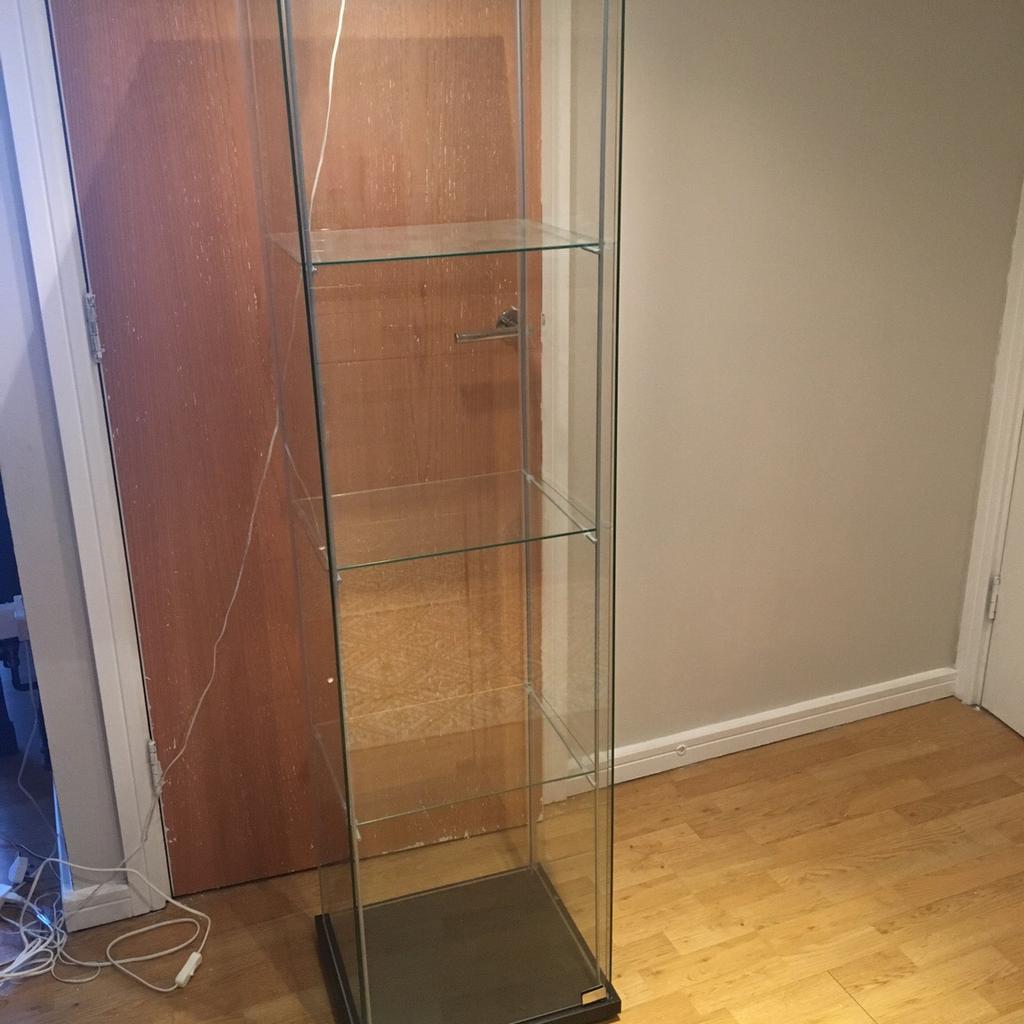 IKEA DETOLF GLASS DISPLAY WITH LIGHT in N16 Hackney für 25,00