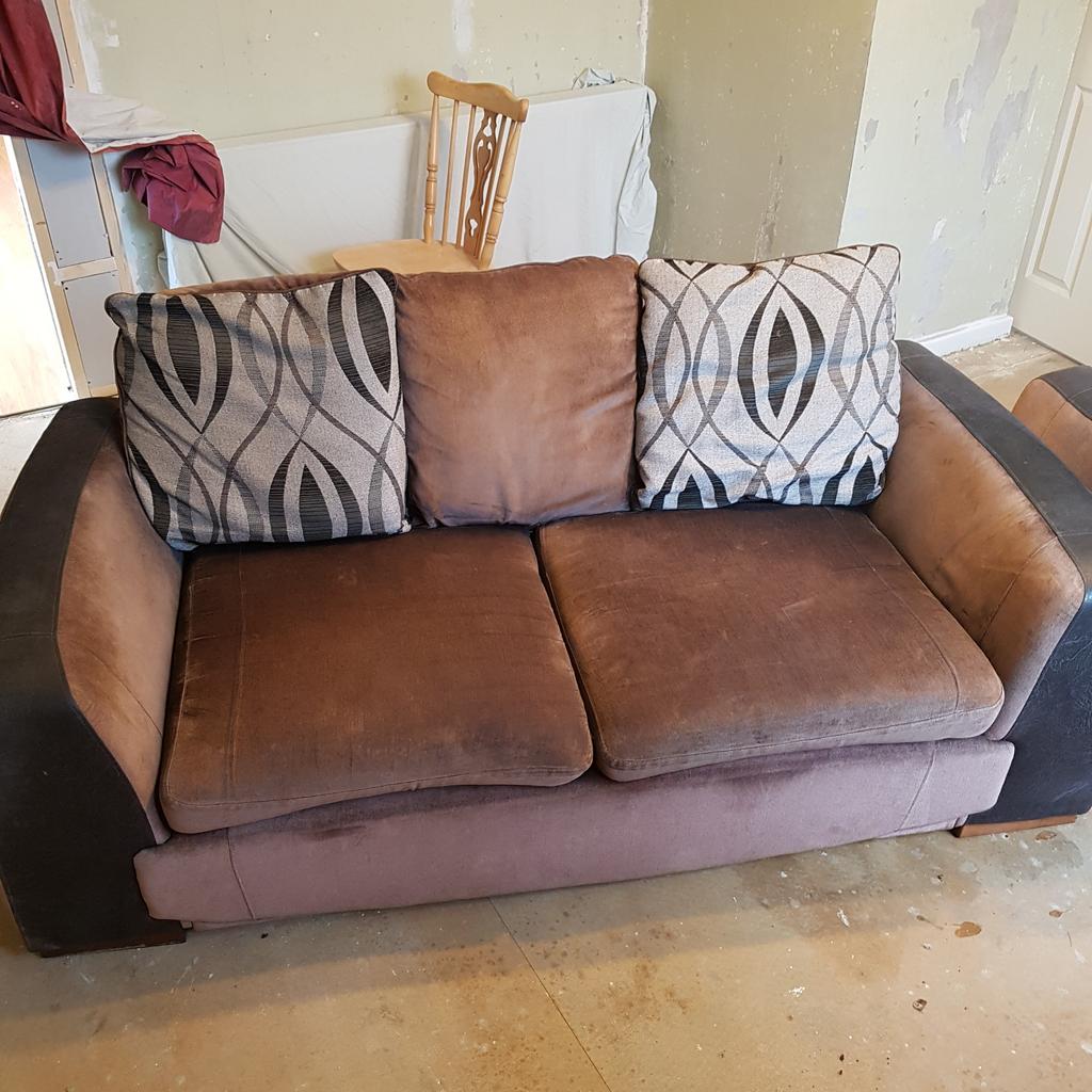 Free!!! Sofa and chair in BD19 Kirklees für gratis zum Verkauf Shpock DE