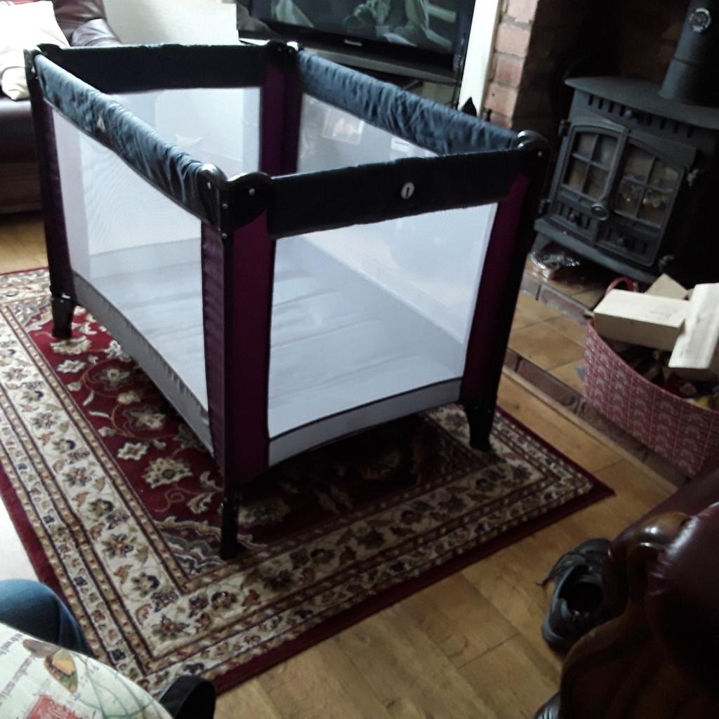 Mama's and papas travel cot in B63 Dudley für 12,00 £ zum Verkauf Shpock DE