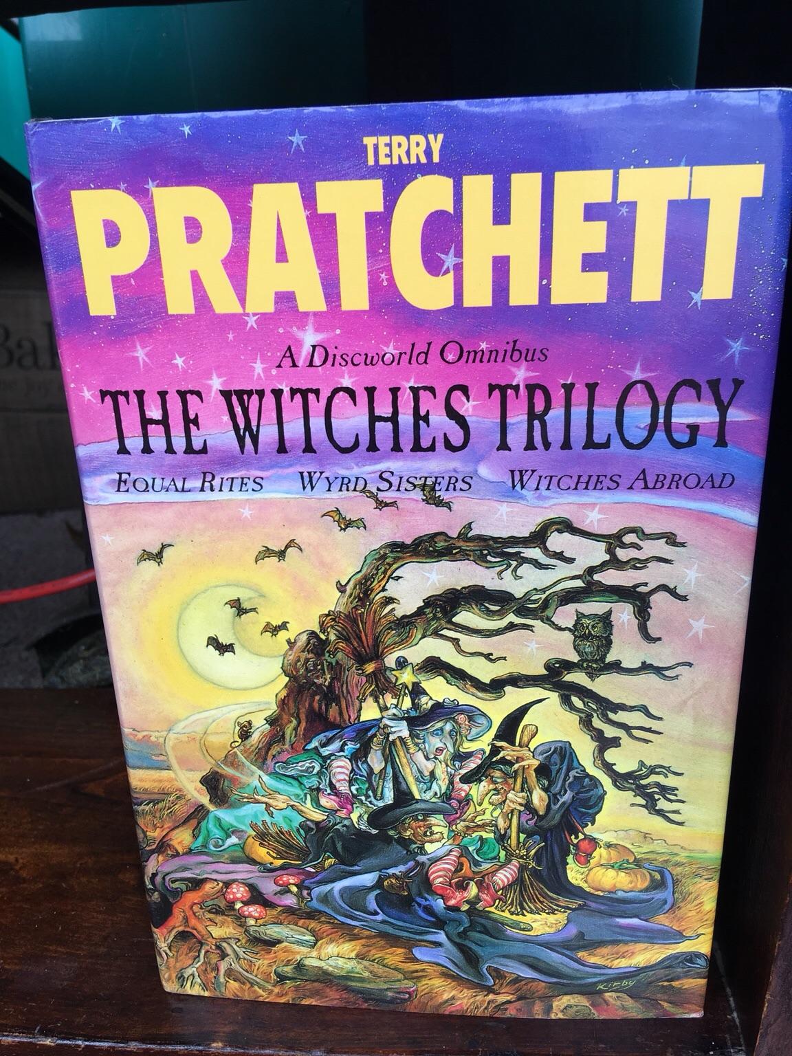 Terry Pratchett: The Witches trilogy in OX13 Horse für 3,00 £ zum ...