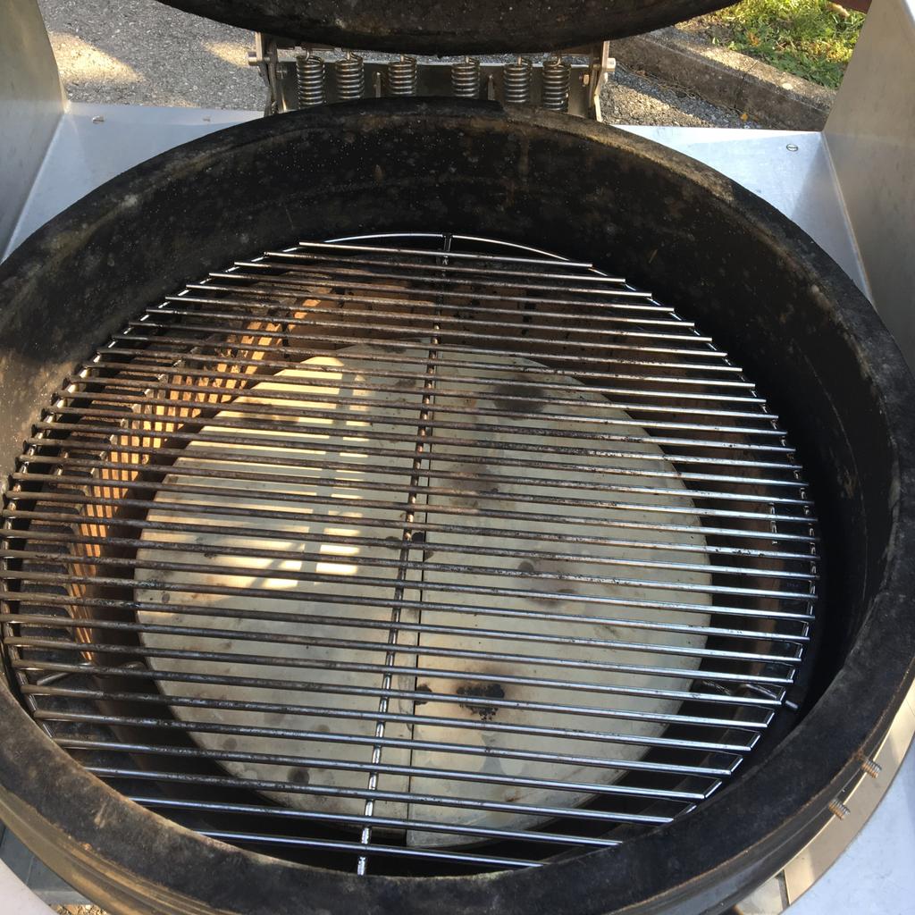 Grill Monolith Keramik Grill in 6840 Götzis für 2.000,00 € zum