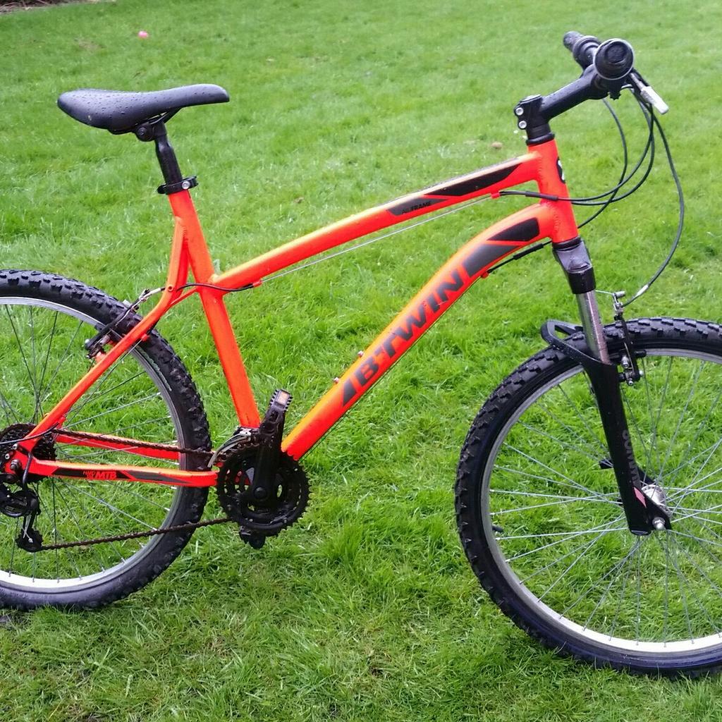 Btwin mountain bike in M23 Manchester für 100,00 £ zum Verkauf | Shpock DE
