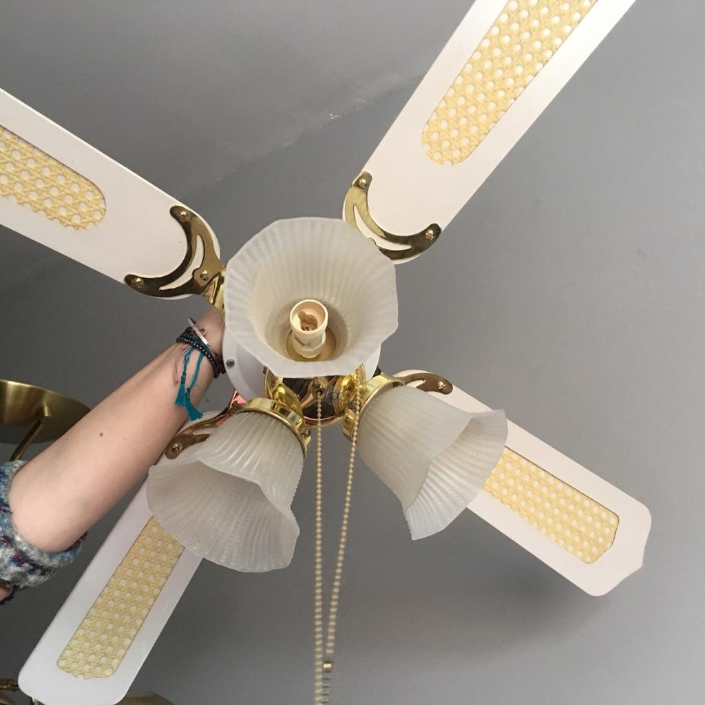 Vintage cream white rattan ceiling fan light in LN11 Lindsey for £15.00