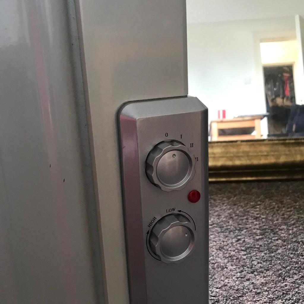Challenge 0.7kW Oil Filled Panel Heater in EC2M London for £30.00 for sale  | Shpock