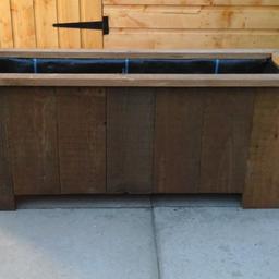 Wood Handmade Garden Planter . 
garden planter They are homemade from used wood 
Size H 360cm x W 310cm x L 880cm They come complete with internal Liner This item is for collection only Please look at our other listings! thanks