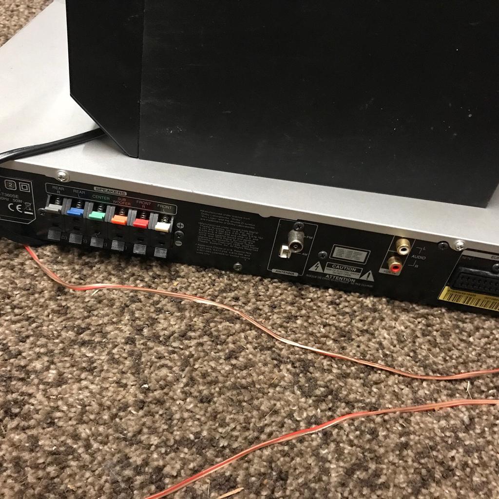 LG DVD player with surround sound in B77 Tamworth für £ 10,00 zum