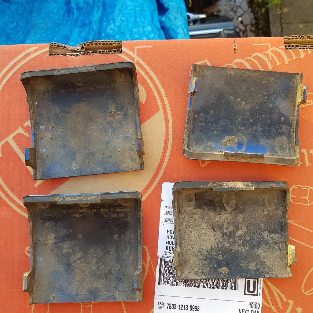 Mondeo mk3 st jacking point covers in Kirklees für £ 40,00 zum Verkauf