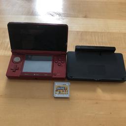 Verkaufe meinen Nintendo 3DS in Rot-Schwarz. Er ist in einem Top Zustand. Mit dazu gebe ich mein Super Mario Bros 2 und ein Ladegerät. (siehe Bild)
