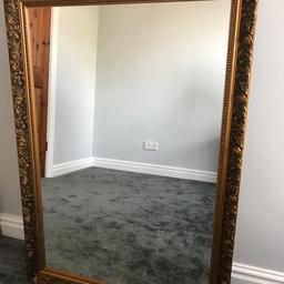 Beautiful Mirror in good condition. 71cmx101cm