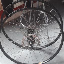 Mtb wheels 26" with discs front and rear

No cassette 

15