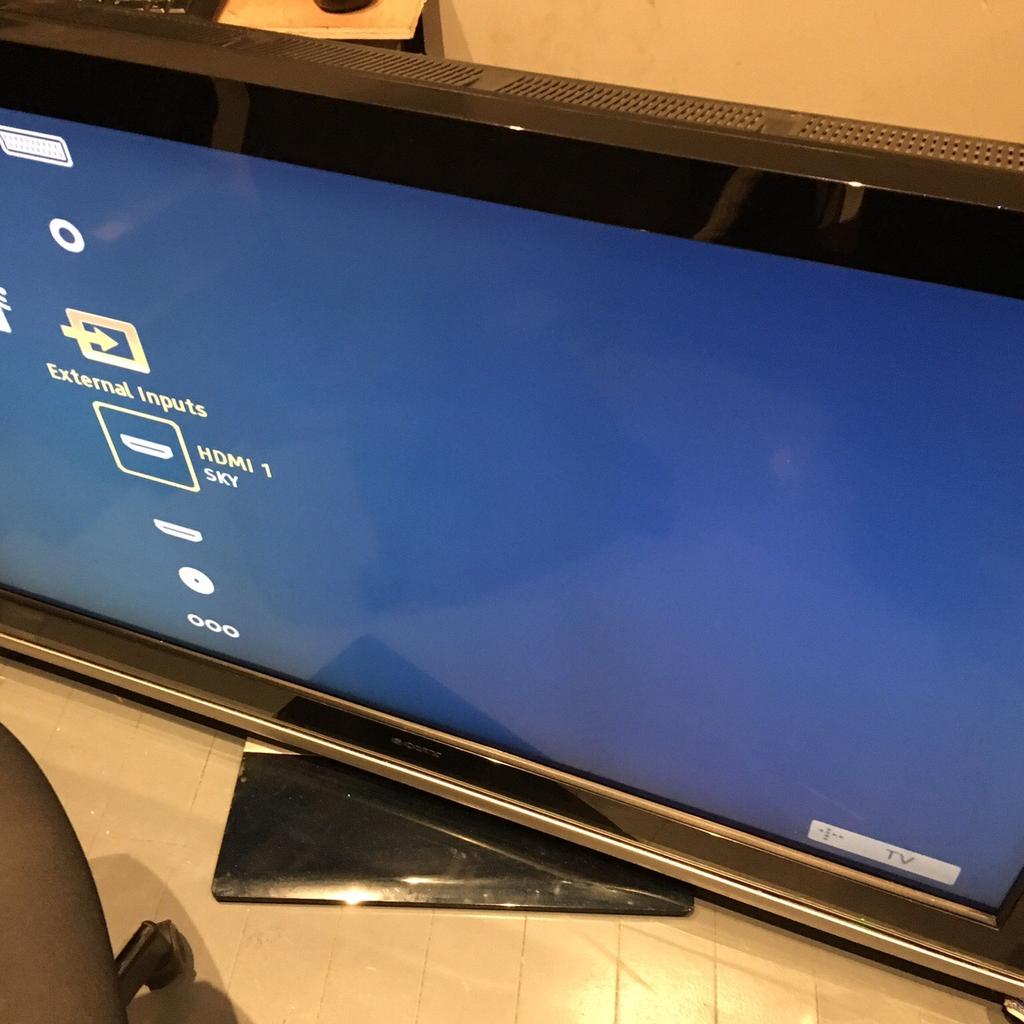SONY Full HD LCD 52" TV in SW17 Wandsworth for £39.90 for sale Shpock