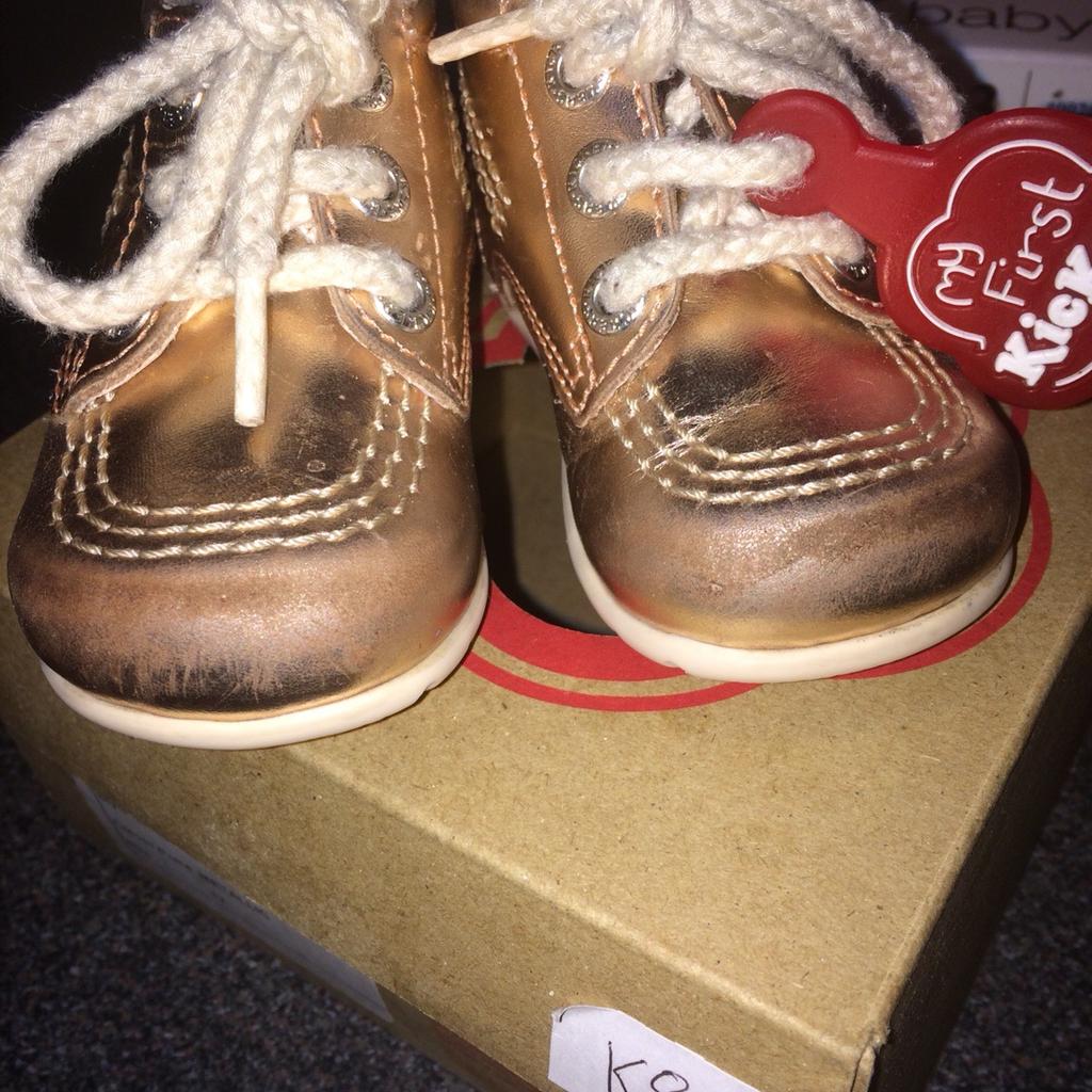 Rose gold hot sale baby kickers