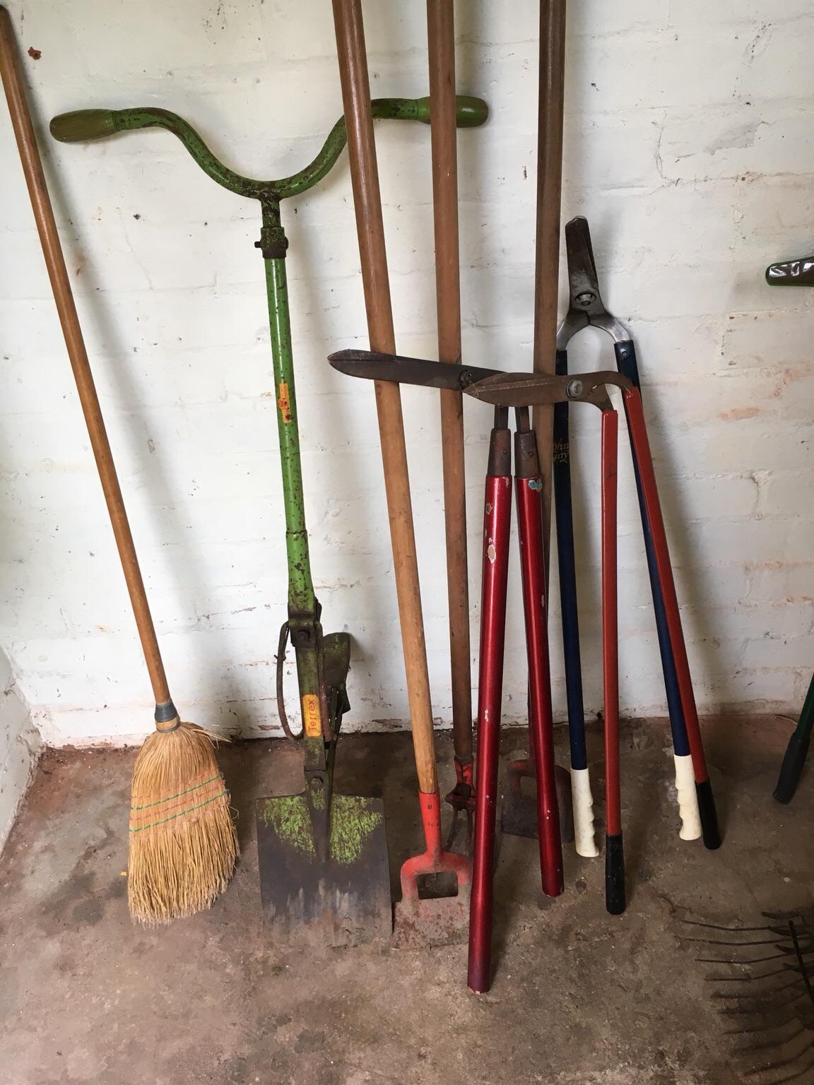 Garden tools in LE3 Leicester for £10.00 for sale Shpock