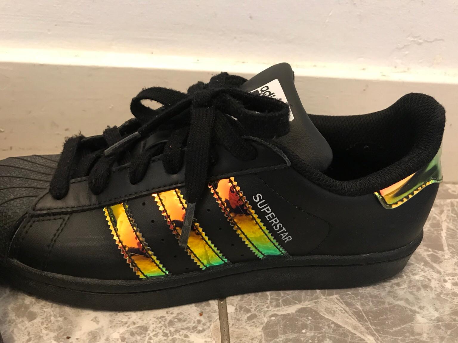 Adidas superstar holo outlet schwarz