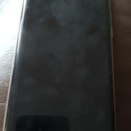 Cracked samsung galaxy s7 edge.  Gold . Unlocked. Turns on and works fine.