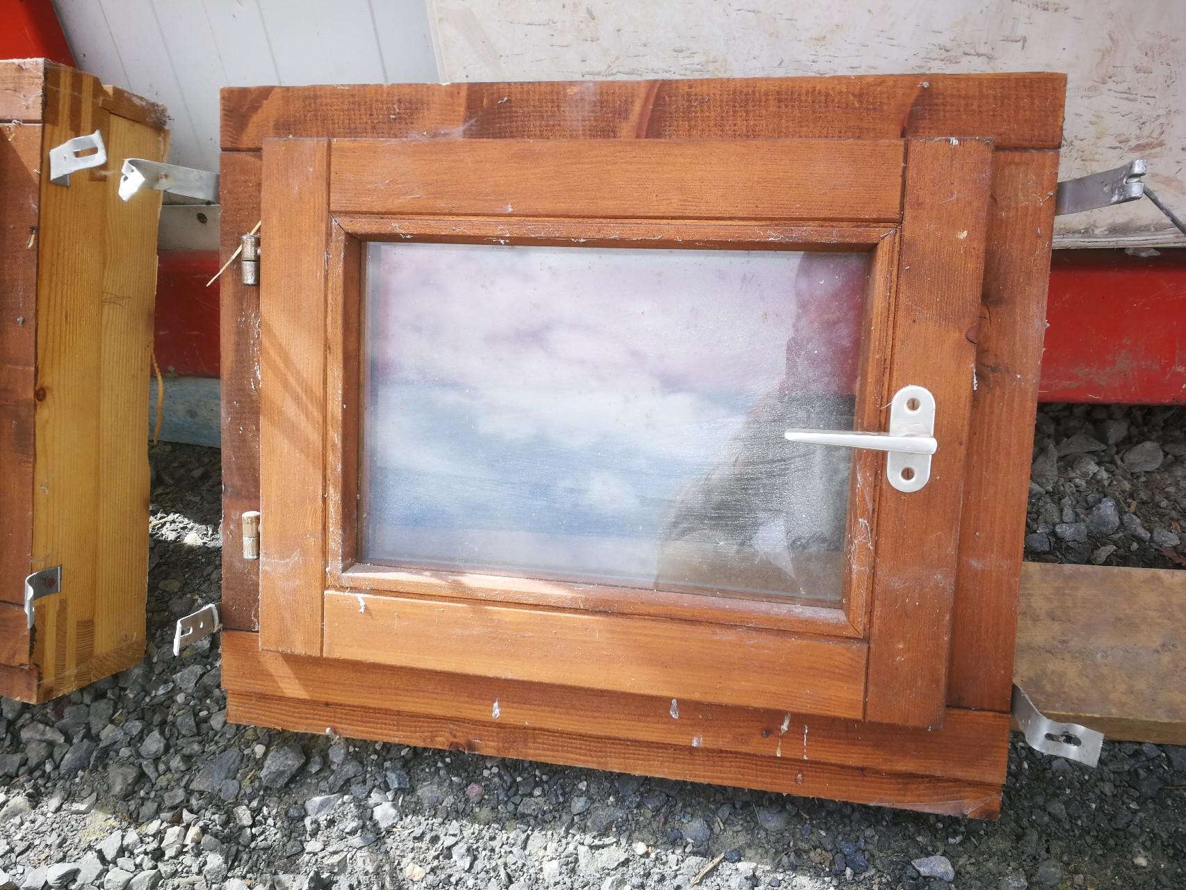 Gebrauchte Holzfenster für Gartenhaus in 6380 St. Johann in Tirol for €