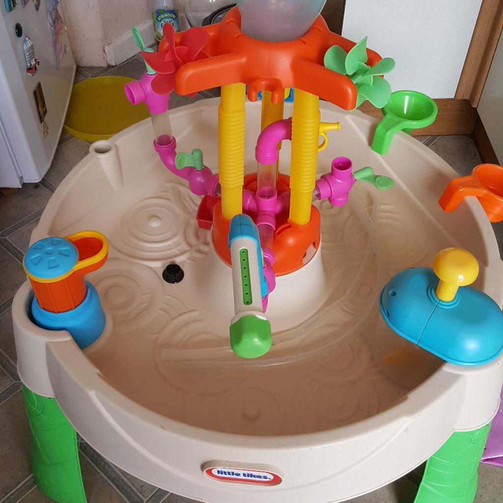 Little tikes fountain factory water table in CH63 Wirral for £30.00 for