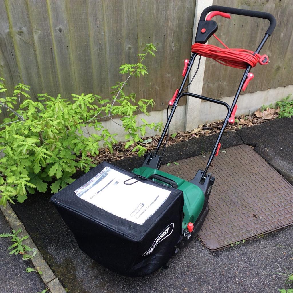 Qualcast 400w cylinder shop lawn mower argos