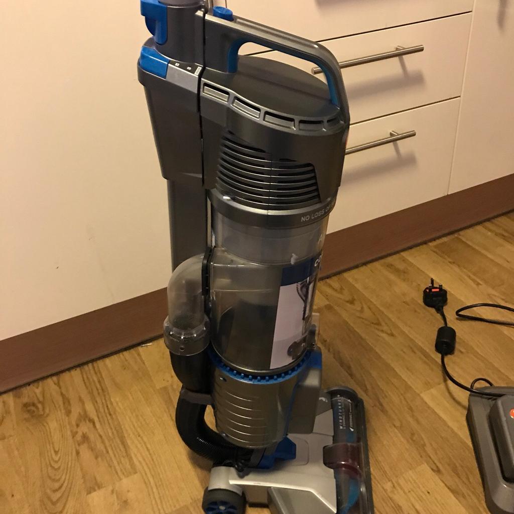 Vax cordless hoover with 3 batteries in Treherbert für £ 60,00 zum