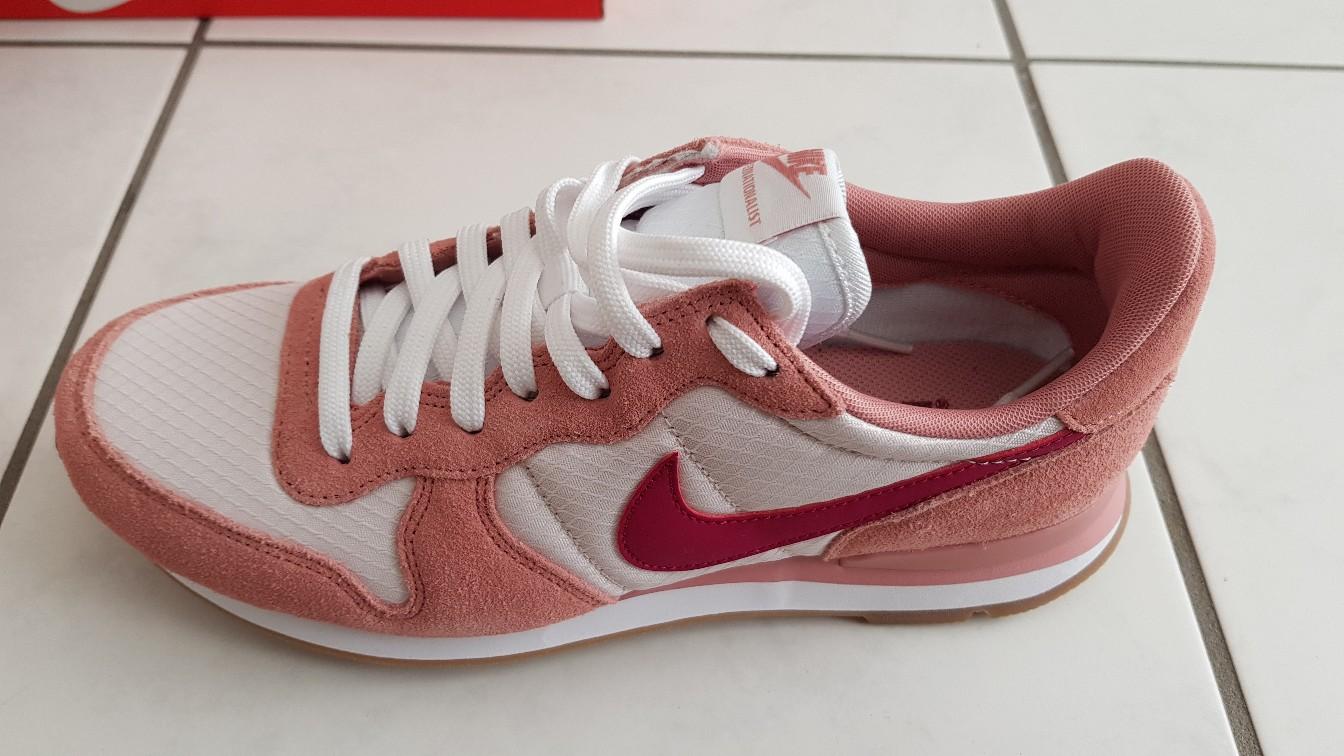 nike internationalist gr 40
