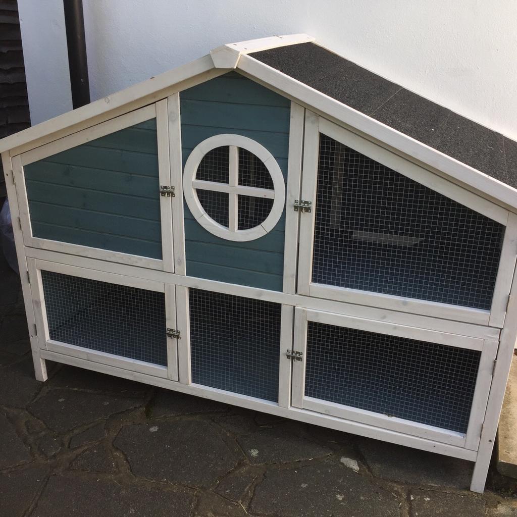 Foxglove guinea pig and rabbit hutch sale