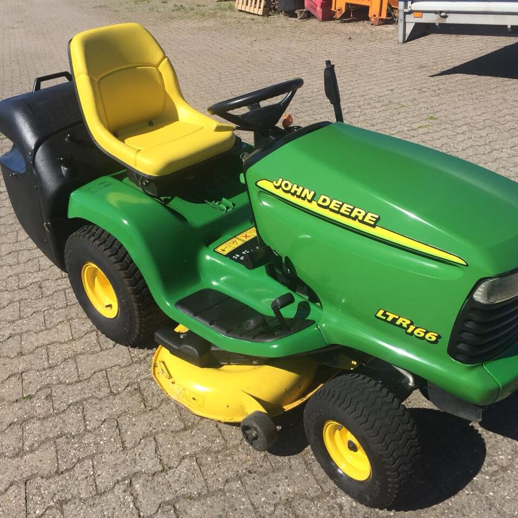 John Deere LTR 166 Aufsitzmäher Rasentraktor in 65428 Rüsselsheim am ...
