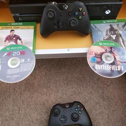 Xbox stopted conecting controlers after a old update   only work with cable pluged in  comes with 4 games  1 controller works fine and  connects to other xboxs the other controller is  for spairs  verry temperamental  other than that  the xbox works fine
